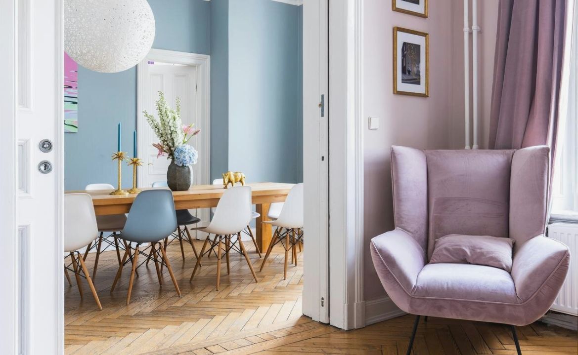 Sideboard und Regale